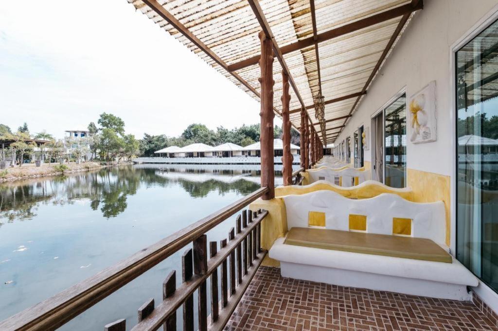 Anavilla Tangke Resort Khanom Luaran gambar